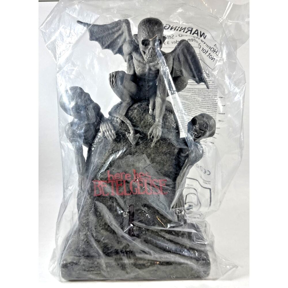 Snapco LED Here Lies Beetlejuice Tombstone Grave - New